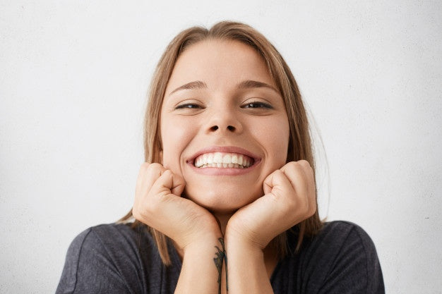 Όψεις Οδόντων DentAlign – Φυσική Εφαρμογή και Άνεση
